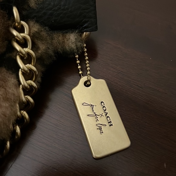 Coach - Picture 8 of 10